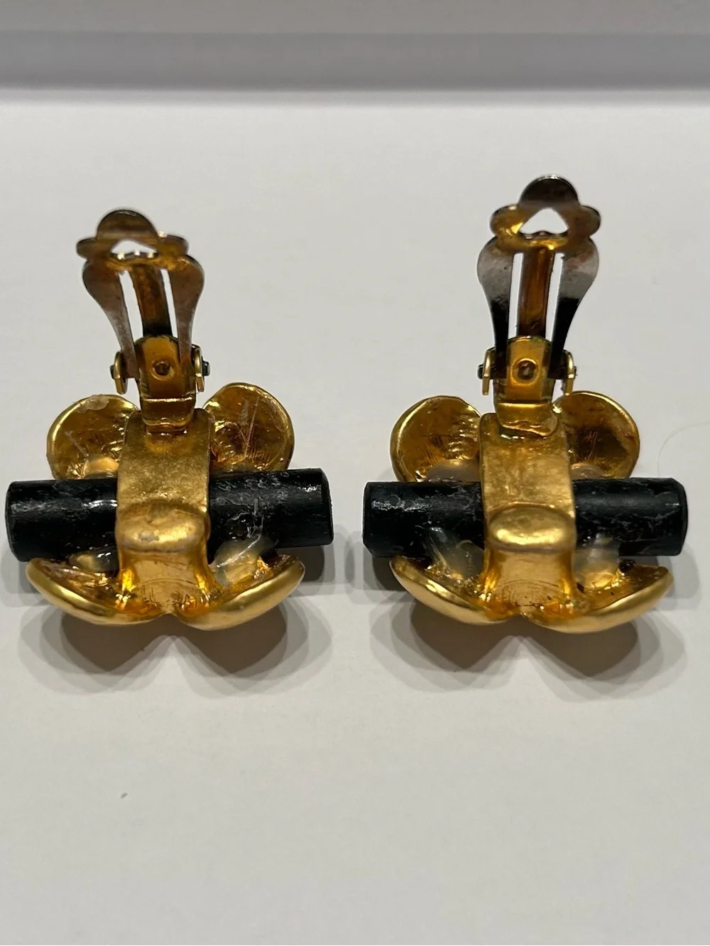 Vintage 1980s Gold Tone Black Bar Sculptural Knot X Clip-On Earrings